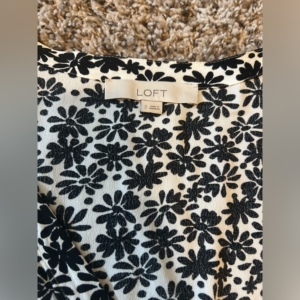 Black and white floral LOFT romper - Picture 3 of 3